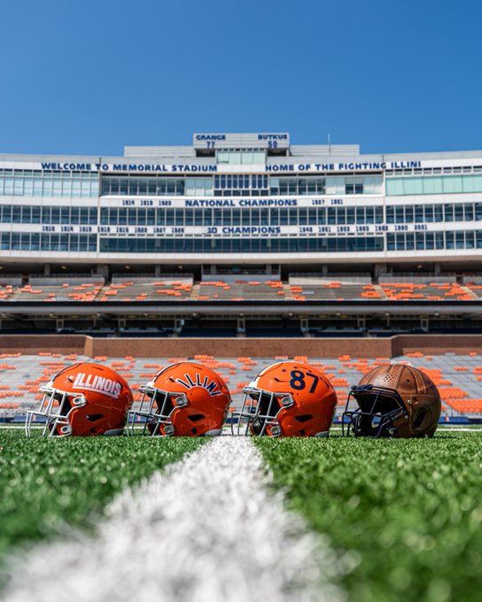 Illinois football helmets